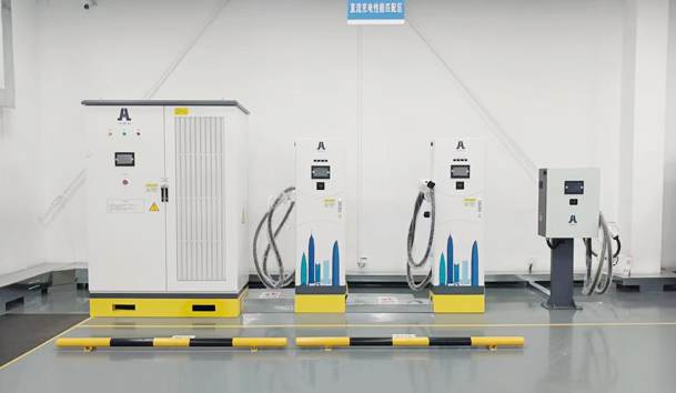 600KW充電樁分體樁雙槍600A液冷終端超充及20KWV2G充電樁項目案例